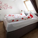 Winneburger Hof بيت ضيافة ارنست
